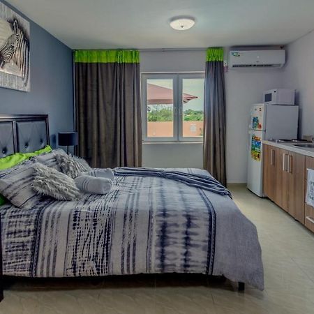 Omira Apartment Suites Виллемстад Экстерьер фото