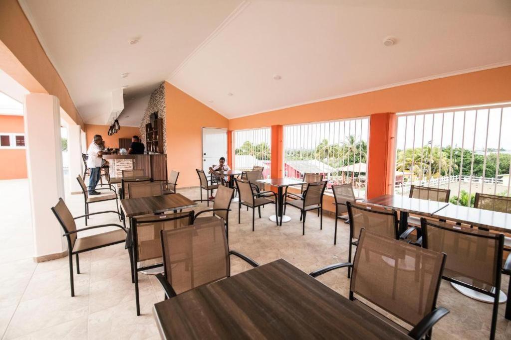 Omira Apartment Suites Виллемстад Экстерьер фото
